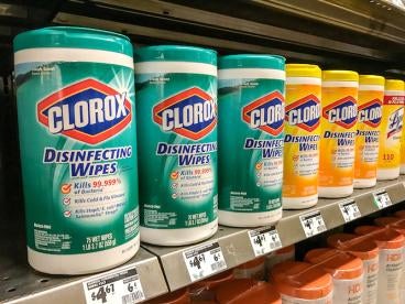 grocery shelf of cleaning products and disinfectant wipes subject to California's 2021  disclosure rule