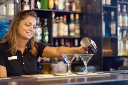 Maine Expands Employee Protections: Restaurant workers, Veterinarians And The CROWN Act 