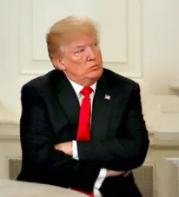 Trumps signs  Executive Order, Proclamation Suspending Entry of Immigrants Who Present Risk to the U.S. Labor Market During the Economic Recovery Following the COVID-19 Outbreak