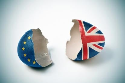Depiction of Brexit as an egg cracked between UK and European Union